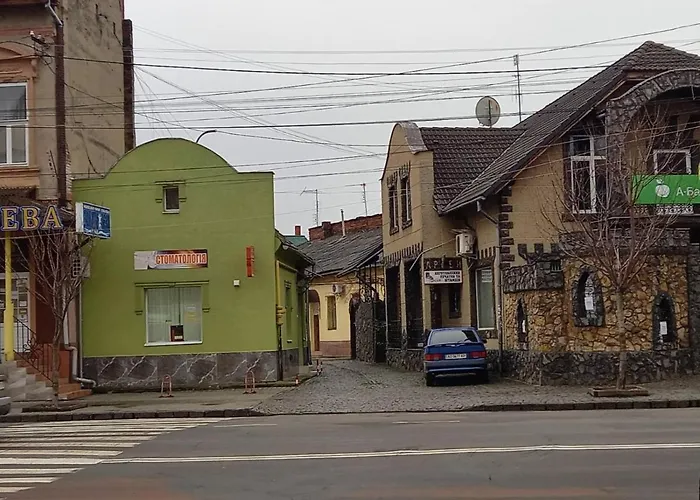 Двухярусная квартира в центре Мукачева, улица Мира
