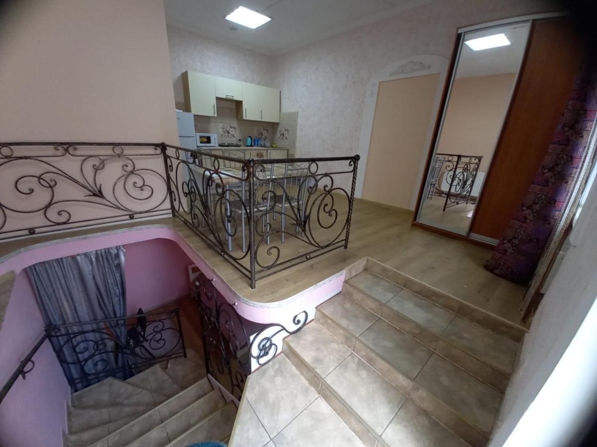 двухярусная в центре мукачева, улица мира